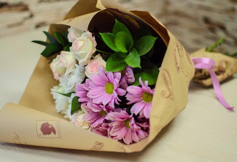 Букет цветов из: Розы и Хризантемы в Калевале