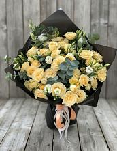 Букет цветов из:  Розы и Лизиантусы #REPLACE_PRED# Калевале