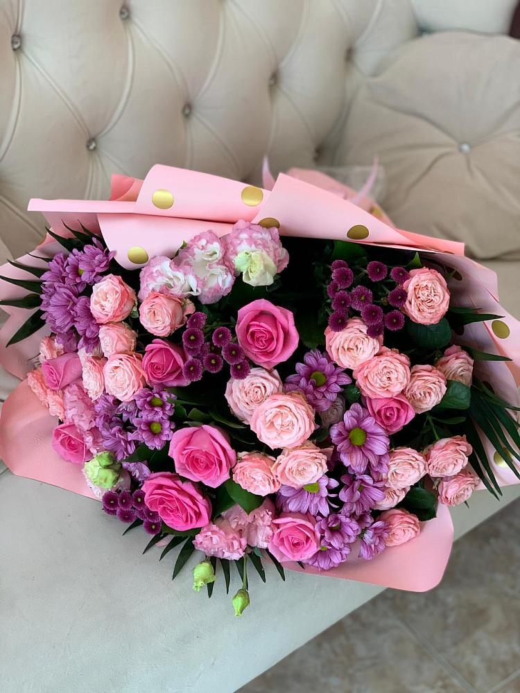 Букет цветов из: Хризантемы, Розы и Лизиантусы в Калевале