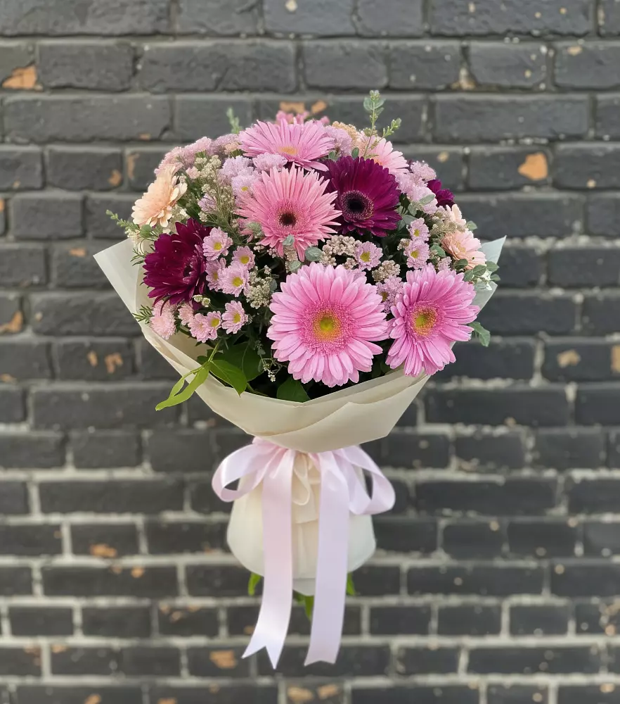 Букет цветов из: Герберы и Хризантемы в Калевале