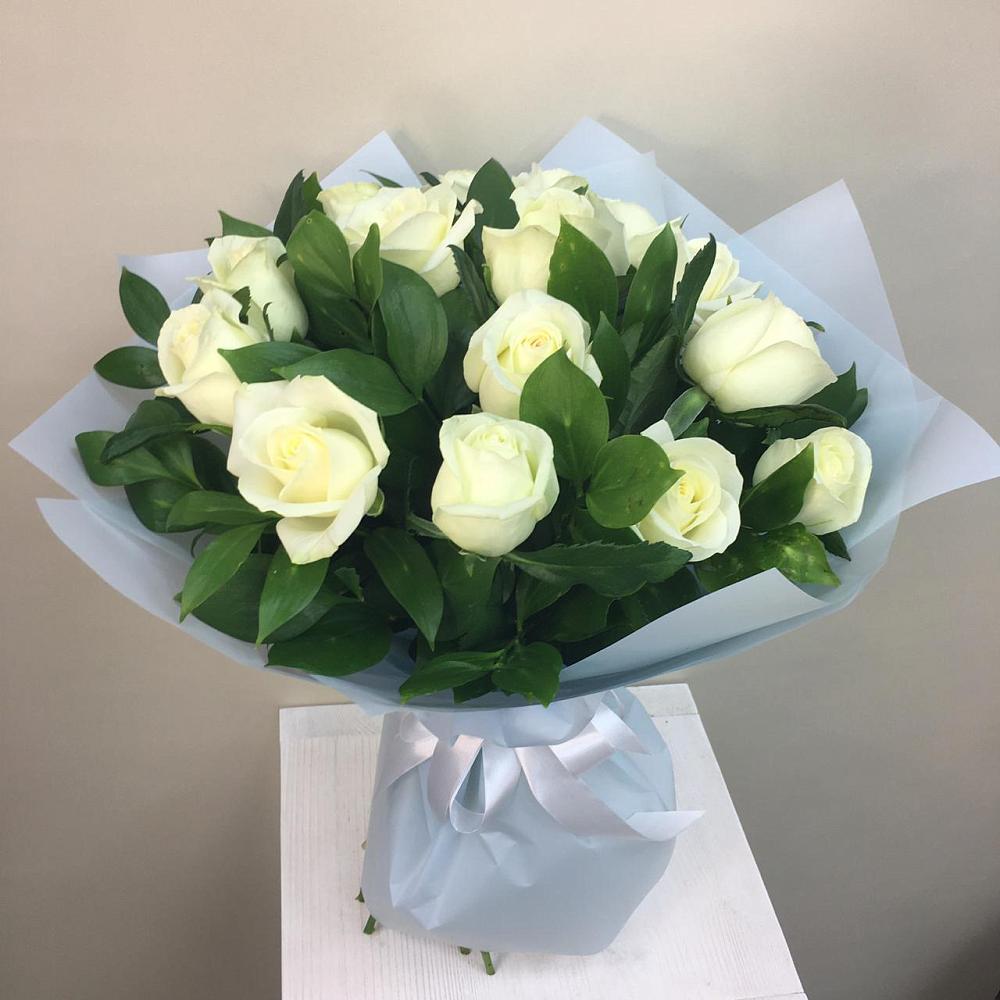 Букет 15 Белых роз Проуд в Калевале