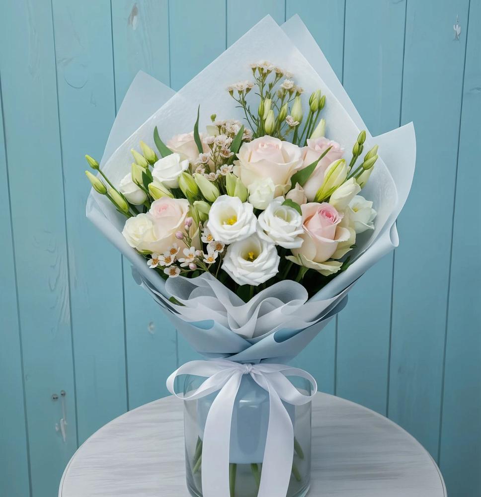 Букет цветов из: Розы и Лизиантусы в Калевале