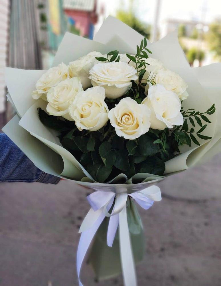 Букет Белые розы Проуд в Калевале
