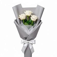 Букет 3 белые розы в Калевале