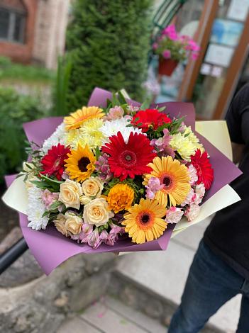 Букет цветов из: Герберы, Ромашки, Хризантемы, Розы и Подсолнухи в Калевале