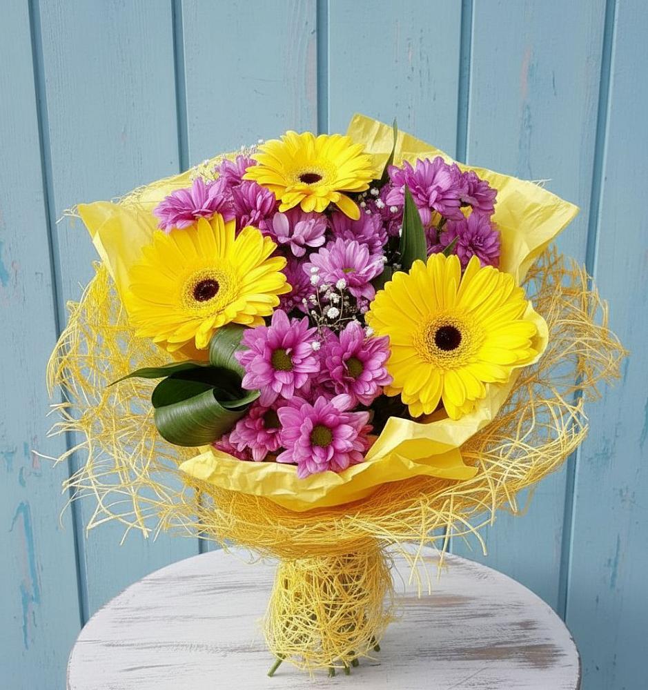 Букет цветов из: Хризантемы и Герберы в Калевале
