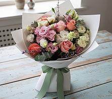 Букет цветов из:  Розы, Лизиантусы и Гвоздики в Калевале