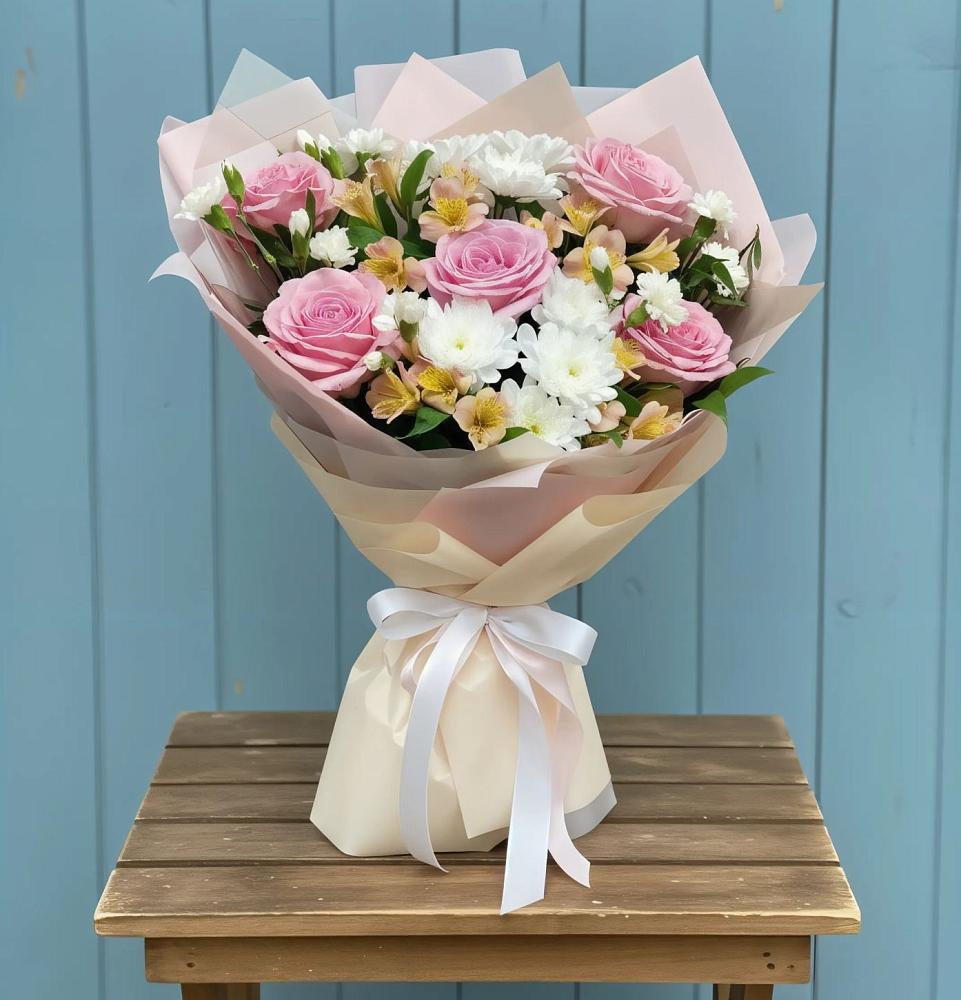 Букет цветов из: Гвоздики, Орхидеи и Розы в Калевале