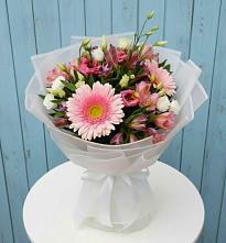 Букет цветов из:  Герберы, Альстромерии и Лизиантусы в Калевале