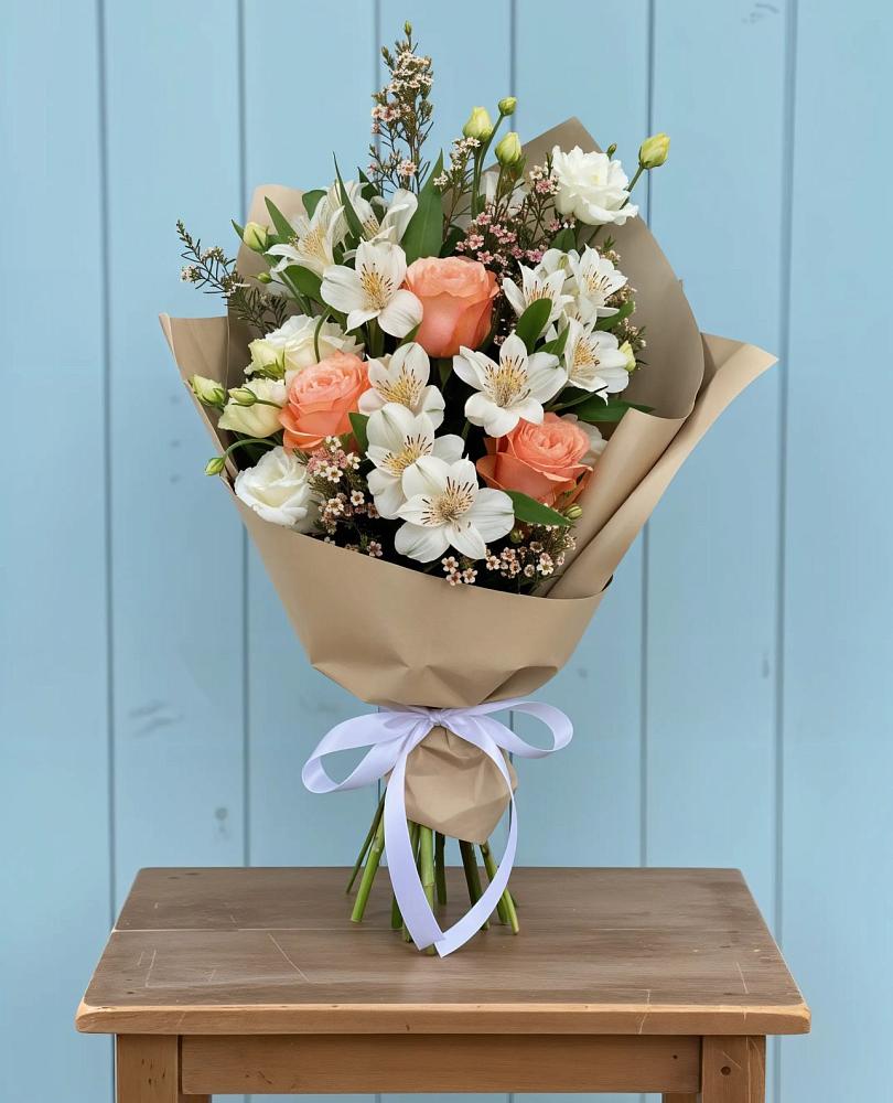 Букет цветов из: Альстромерии, Лизиантусы, Розы и Хризантемы в Калевале