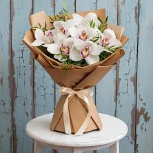 Букет цветов из:  Орхидеи и Розы в Калевале